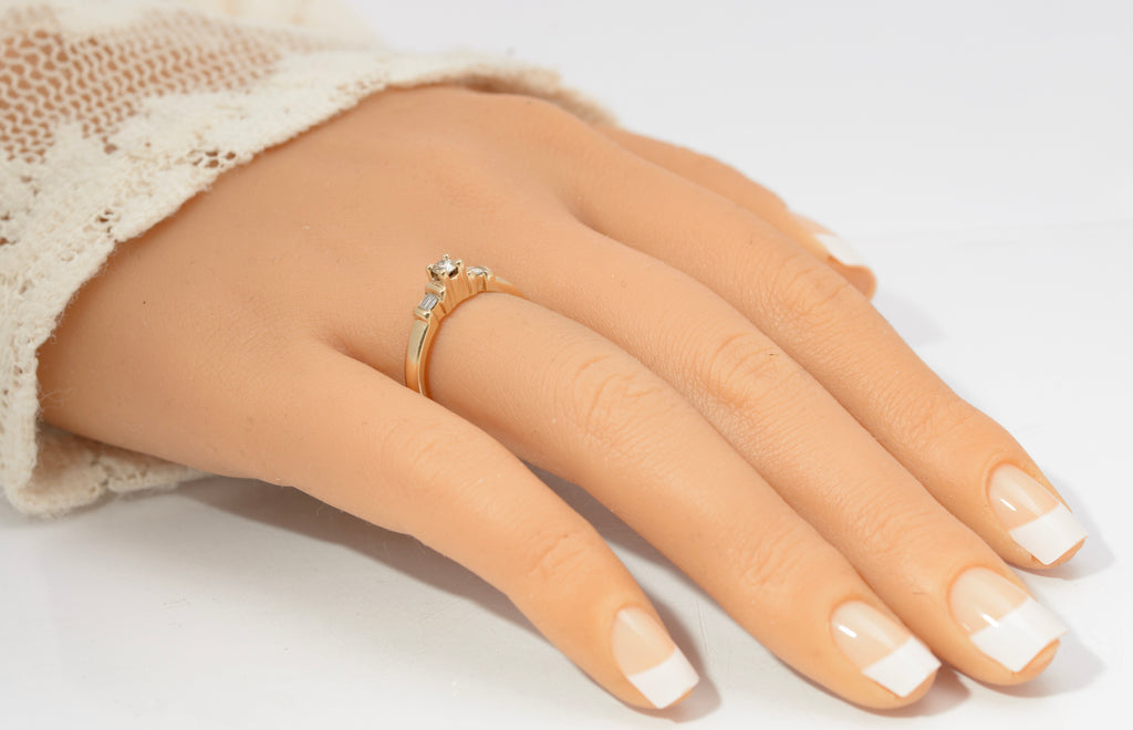 Vintage 9ct Gold & Natural Diamond Ring Baguette Shoulders Women's Size O (C2857)