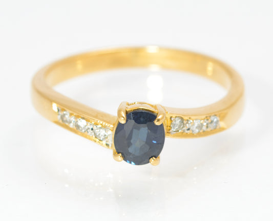 Vintage 18ct Gold Natural Sapphire & Diamond Offset Shoulder Ring UK Size L (C2860)