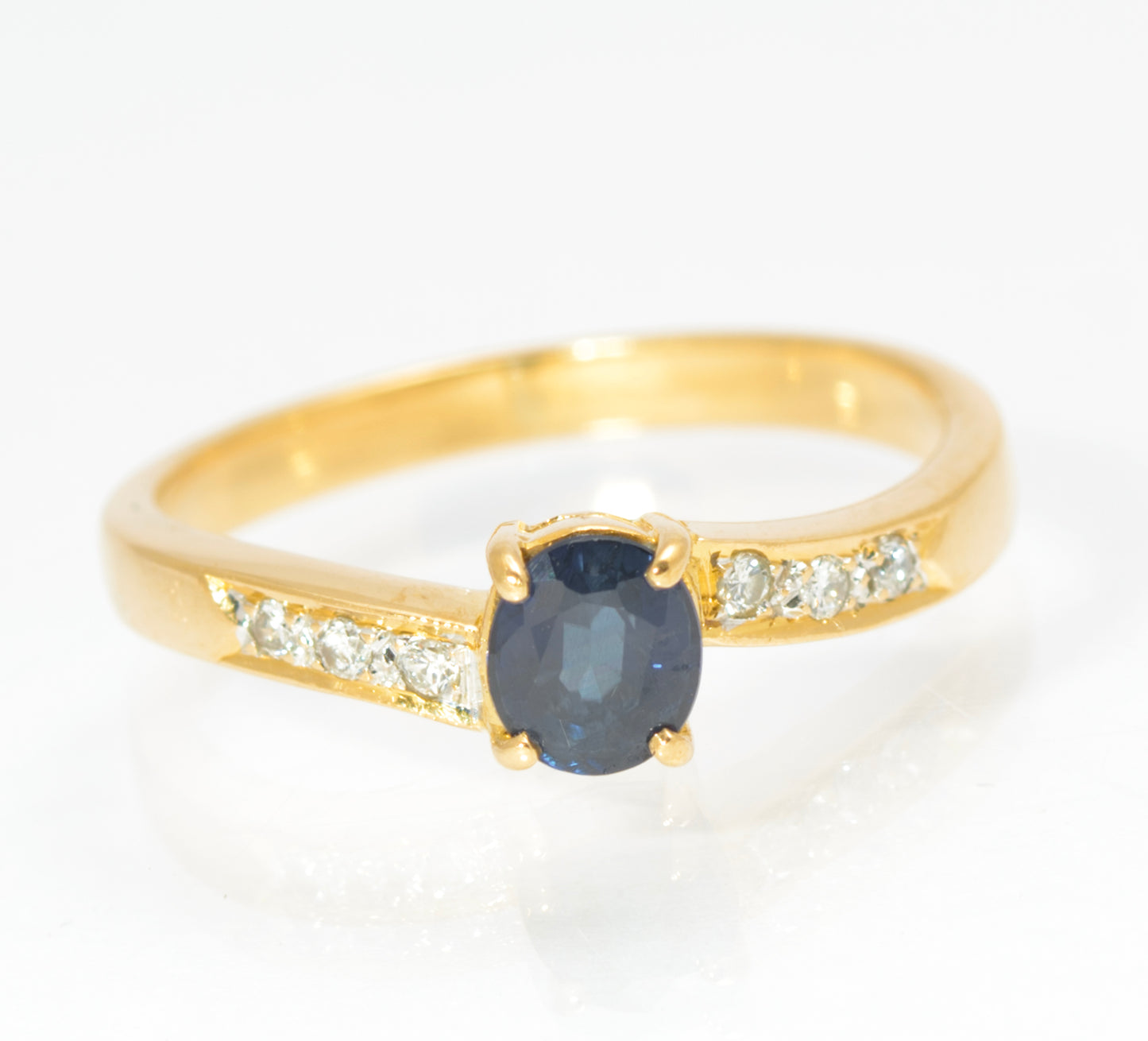 Vintage 18ct Gold Natural Sapphire & Diamond Offset Shoulder Ring UK Size L (C2860)