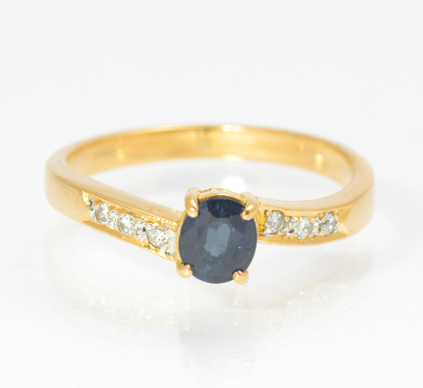 Vintage 18ct Gold Natural Sapphire & Diamond Offset Shoulder Ring UK Size L (C2860)