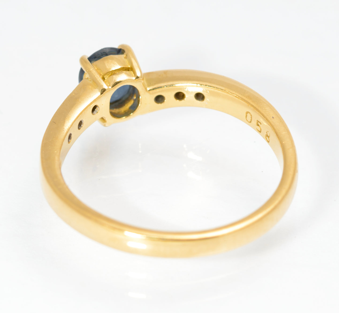 Vintage 18ct Gold Natural Sapphire & Diamond Offset Shoulder Ring UK Size L (C2860)