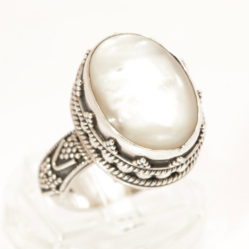 BA Suarti Sterling Silver Statement Ring Large Mother of Pearl Cabochon O1/2 (C2863)