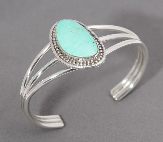 Vintage Native American Running Bear Bangle Sterling Silver & Turquoise (C2866)
