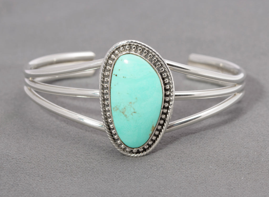 Vintage Native American Running Bear Bangle Sterling Silver & Turquoise (C2866)