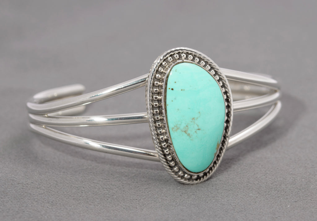 Vintage Native American Running Bear Bangle Sterling Silver & Turquoise (C2866)