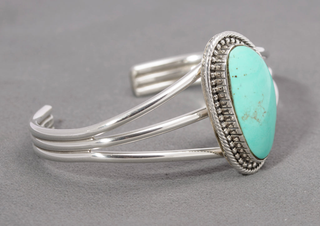 Vintage Native American Running Bear Bangle Sterling Silver & Turquoise (C2866)