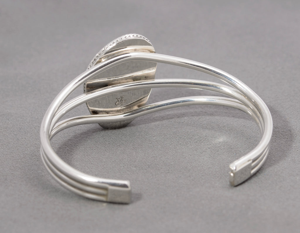 Vintage Native American Running Bear Bangle Sterling Silver & Turquoise (C2866)