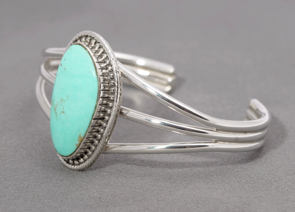 Vintage Native American Running Bear Bangle Sterling Silver & Turquoise (C2866)