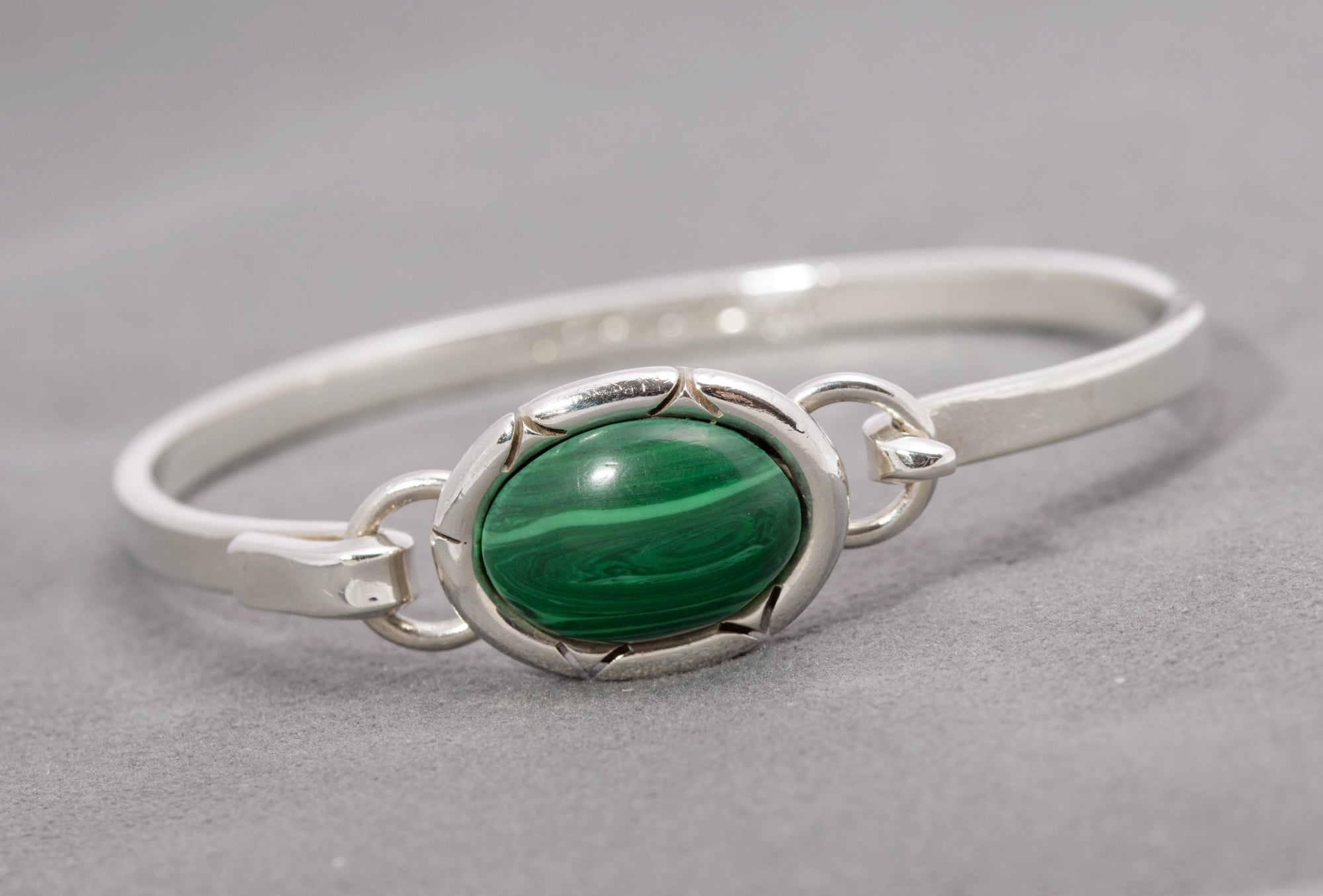 Vintage Mexican Sterling Silver & Malachite Cabochon Bangle / Bracelet (C2867)