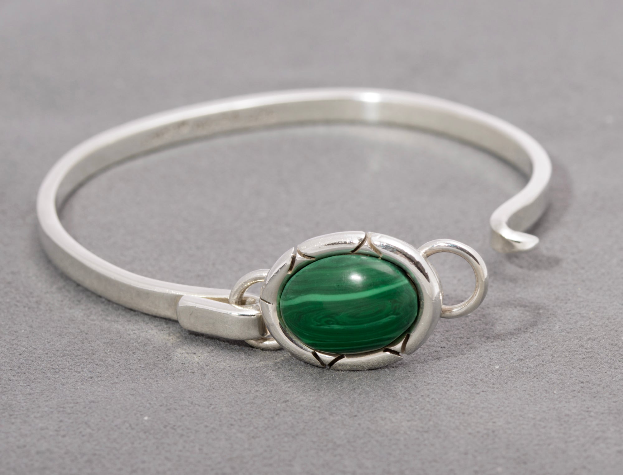 Vintage Mexican Sterling Silver & Malachite Cabochon Bangle / Bracelet (C2867)