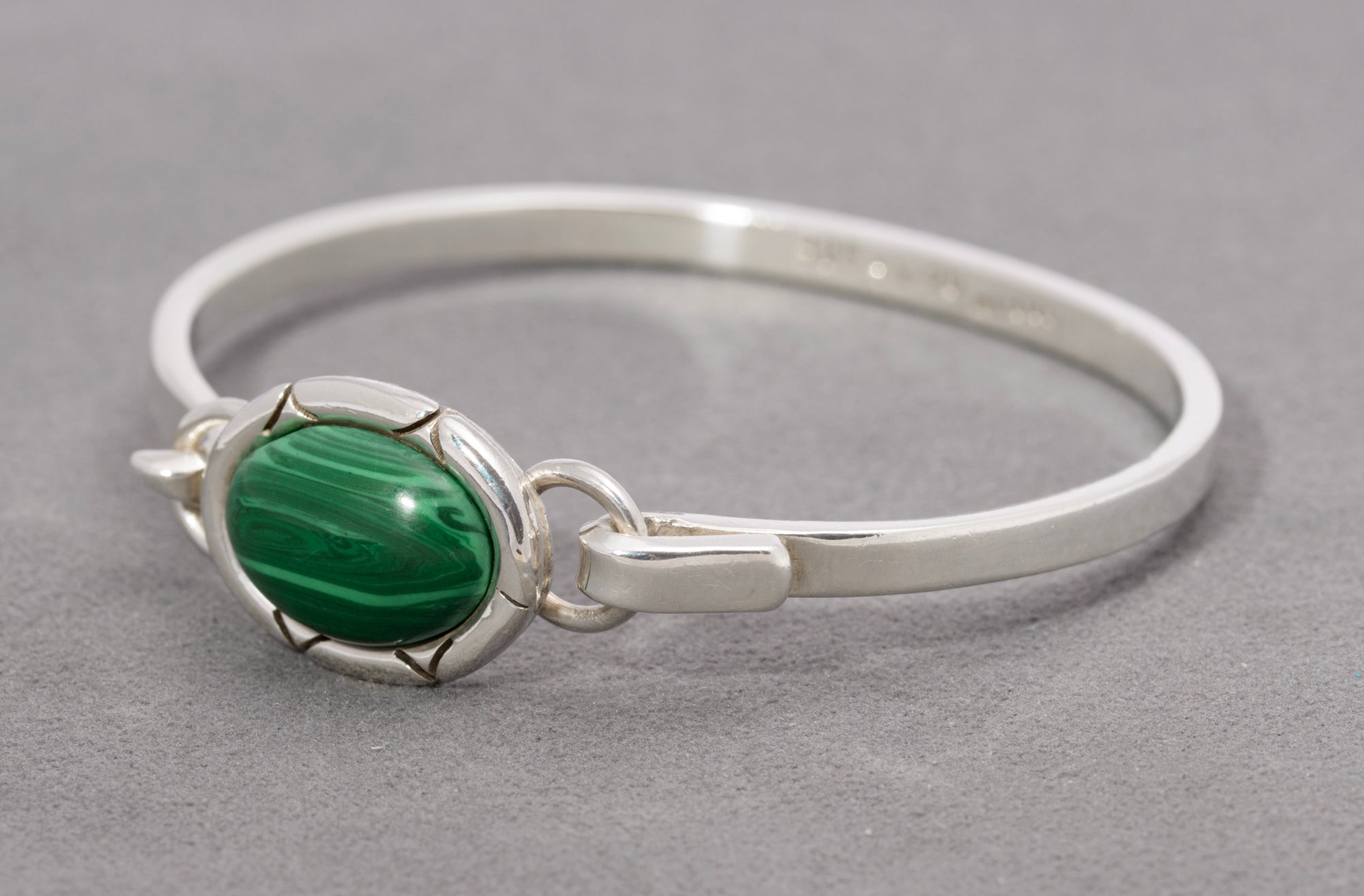 Vintage Mexican Sterling Silver & Malachite Cabochon Bangle / Bracelet (C2867)
