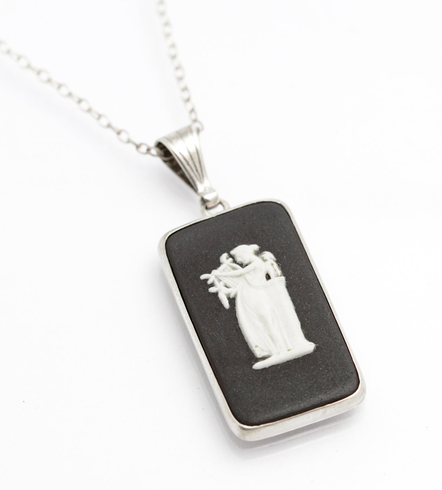 Vintage Wedgwood Black Jasperware Pendant Necklace In Sterling Silver - Boxed (C2870)