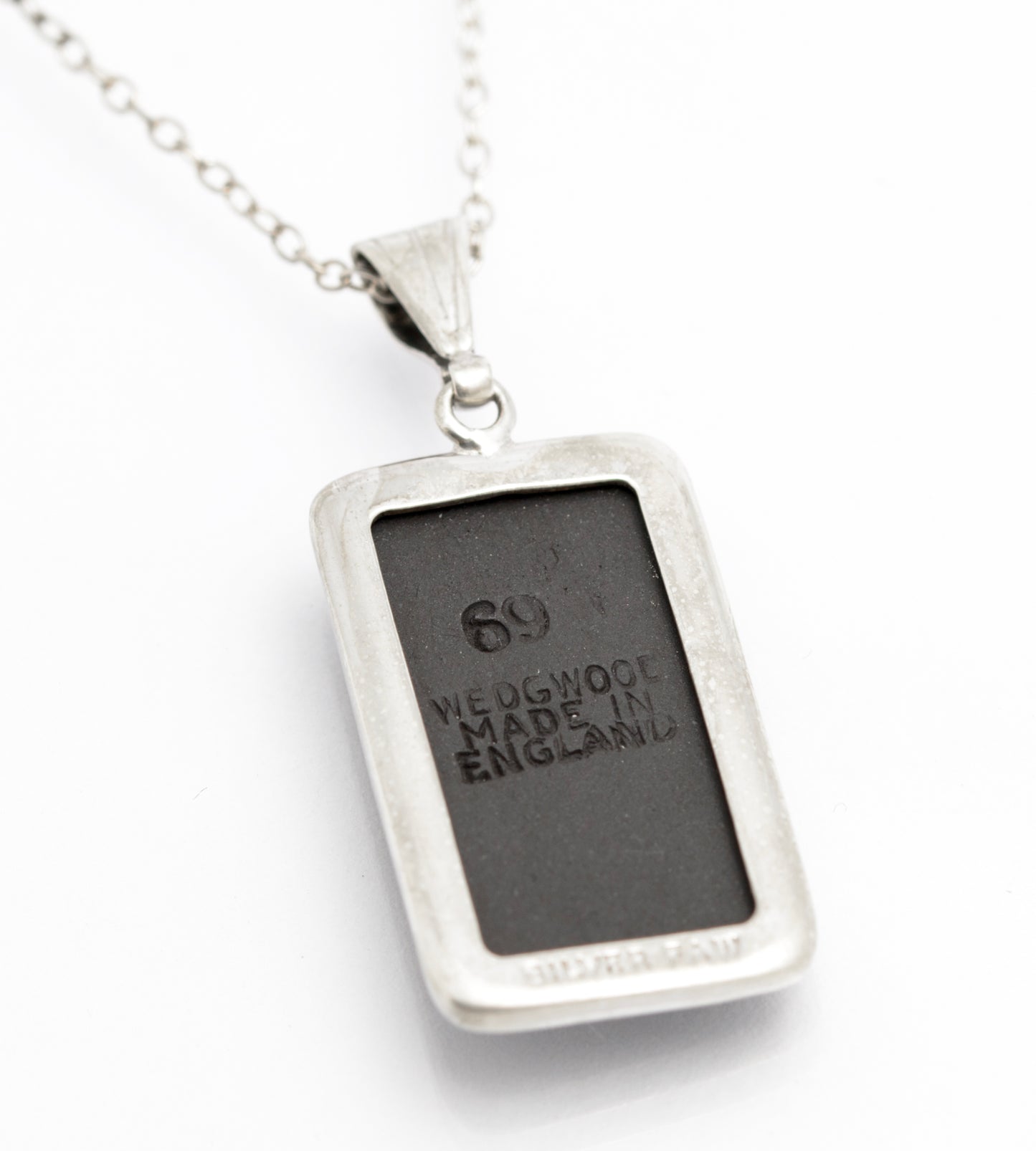 Vintage Wedgwood Black Jasperware Pendant Necklace In Sterling Silver - Boxed (C2870)