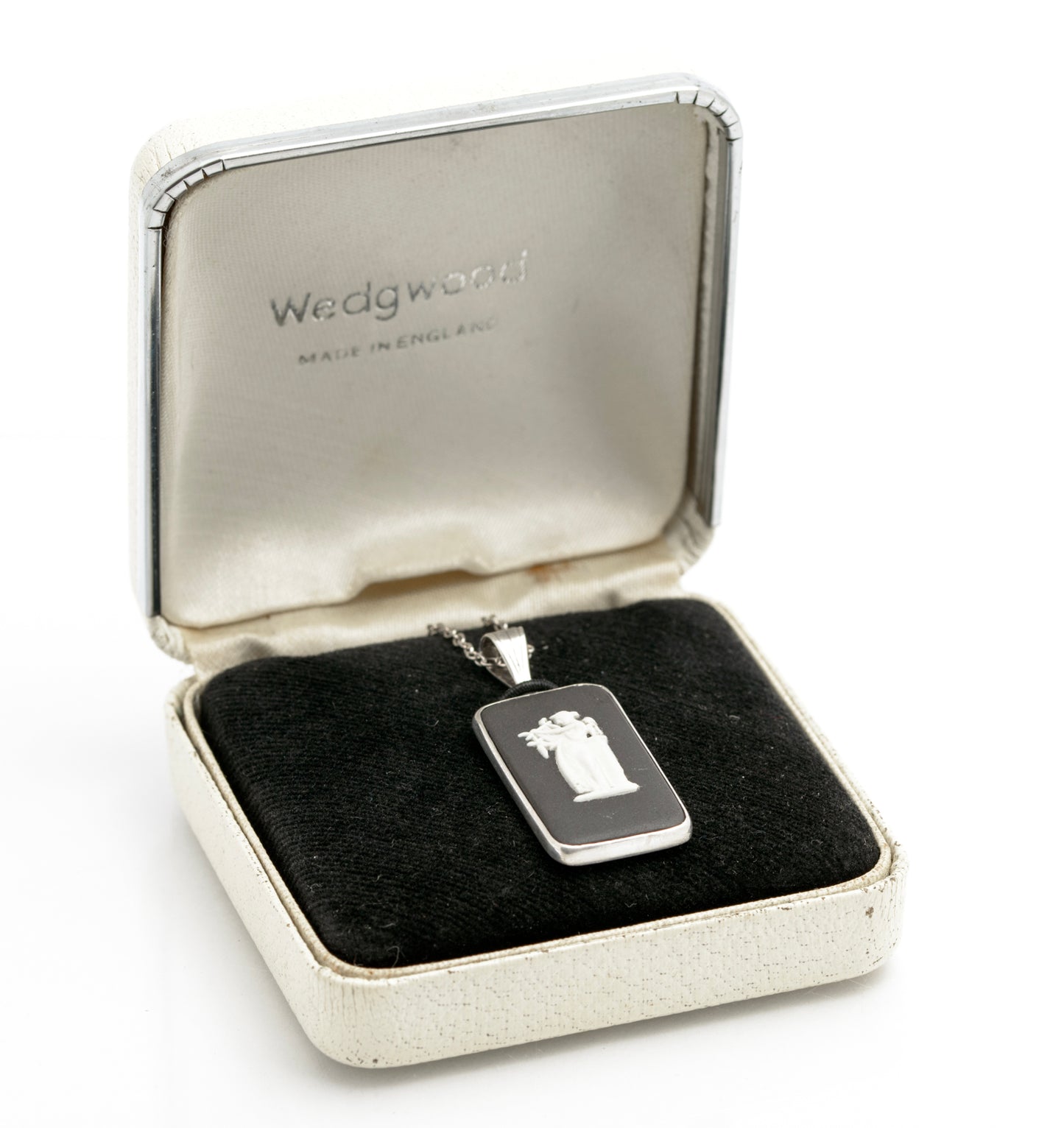 Vintage Wedgwood Black Jasperware Pendant Necklace In Sterling Silver - Boxed (C2870)