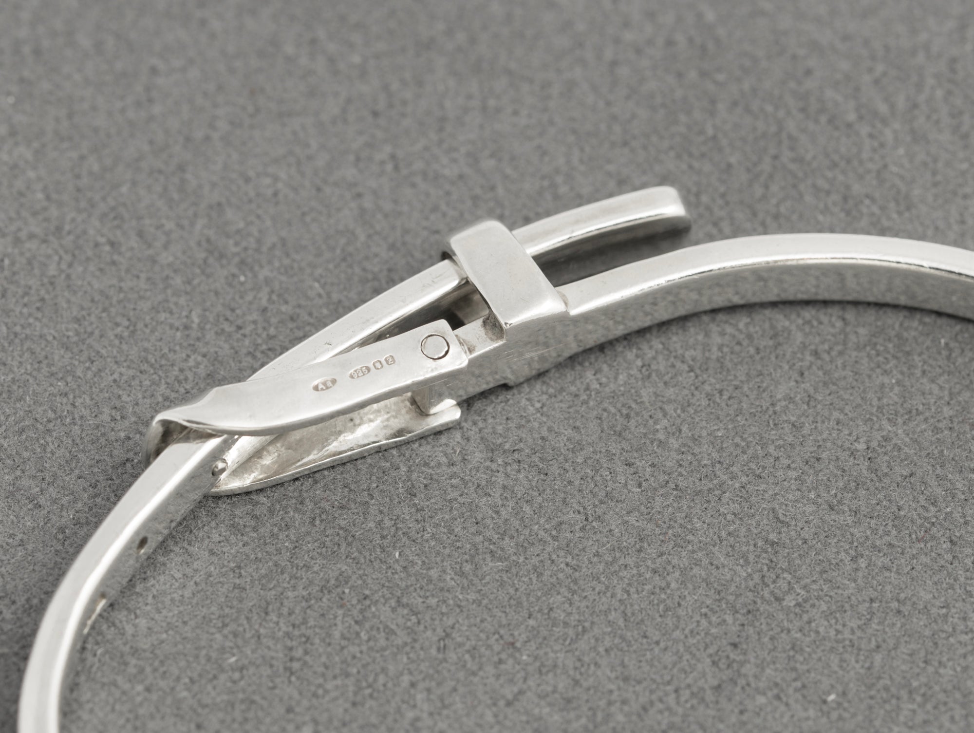 Vintage Sterling Silver Bangle Bracelet Belt & Buckle Design With Working Clasp (C2872)