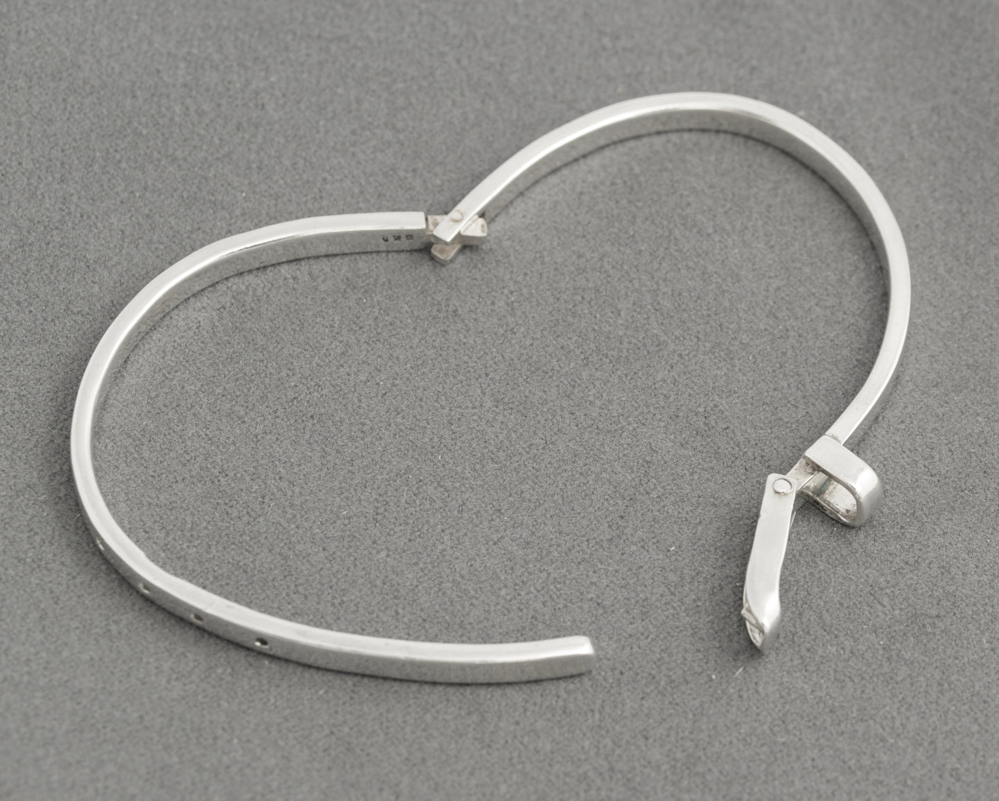 Vintage Sterling Silver Bangle Bracelet Belt & Buckle Design With Working Clasp (C2872)