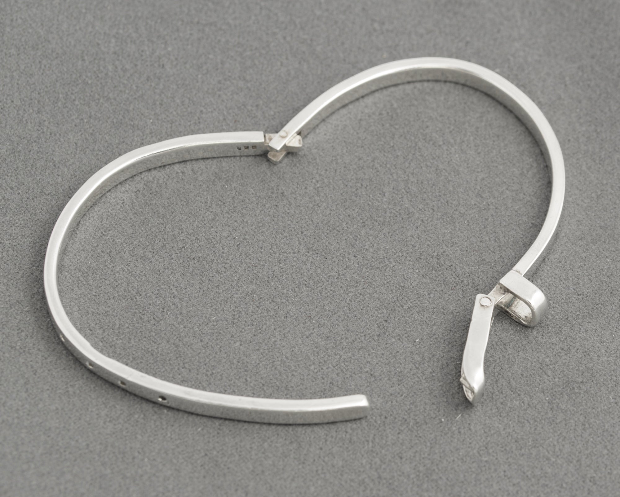Vintage Sterling Silver Bangle Bracelet Belt & Buckle Design With Working Clasp (C2872)