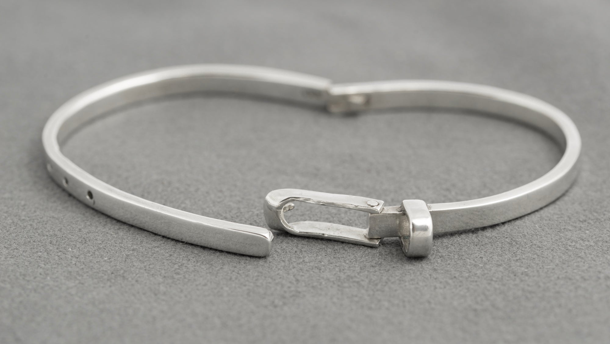 Vintage Sterling Silver Bangle Bracelet Belt & Buckle Design With Working Clasp (C2872)