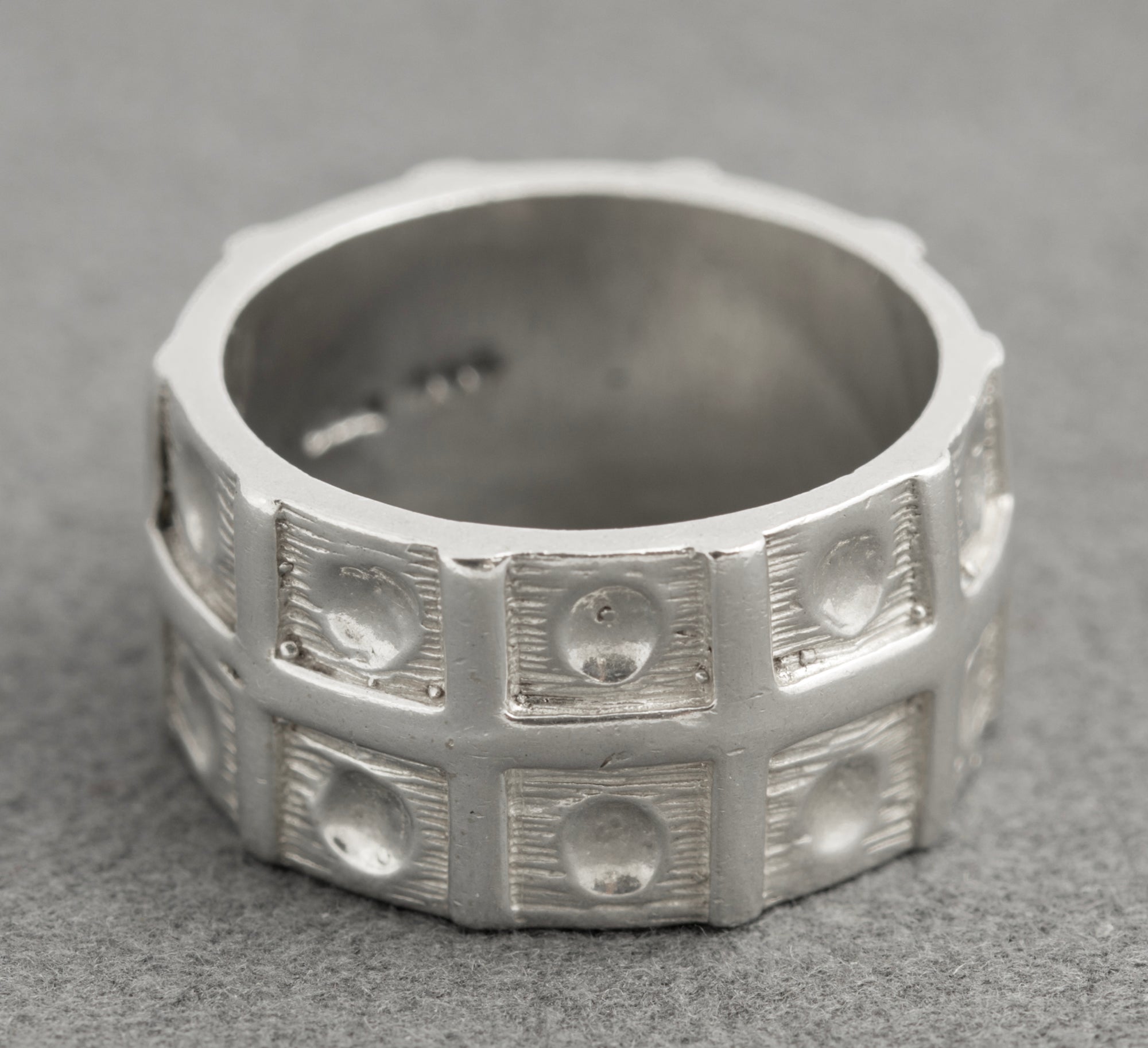 Vintage Sterling Silver Brutalist Design Ring Heavy Chunky Textured Band (C2873)