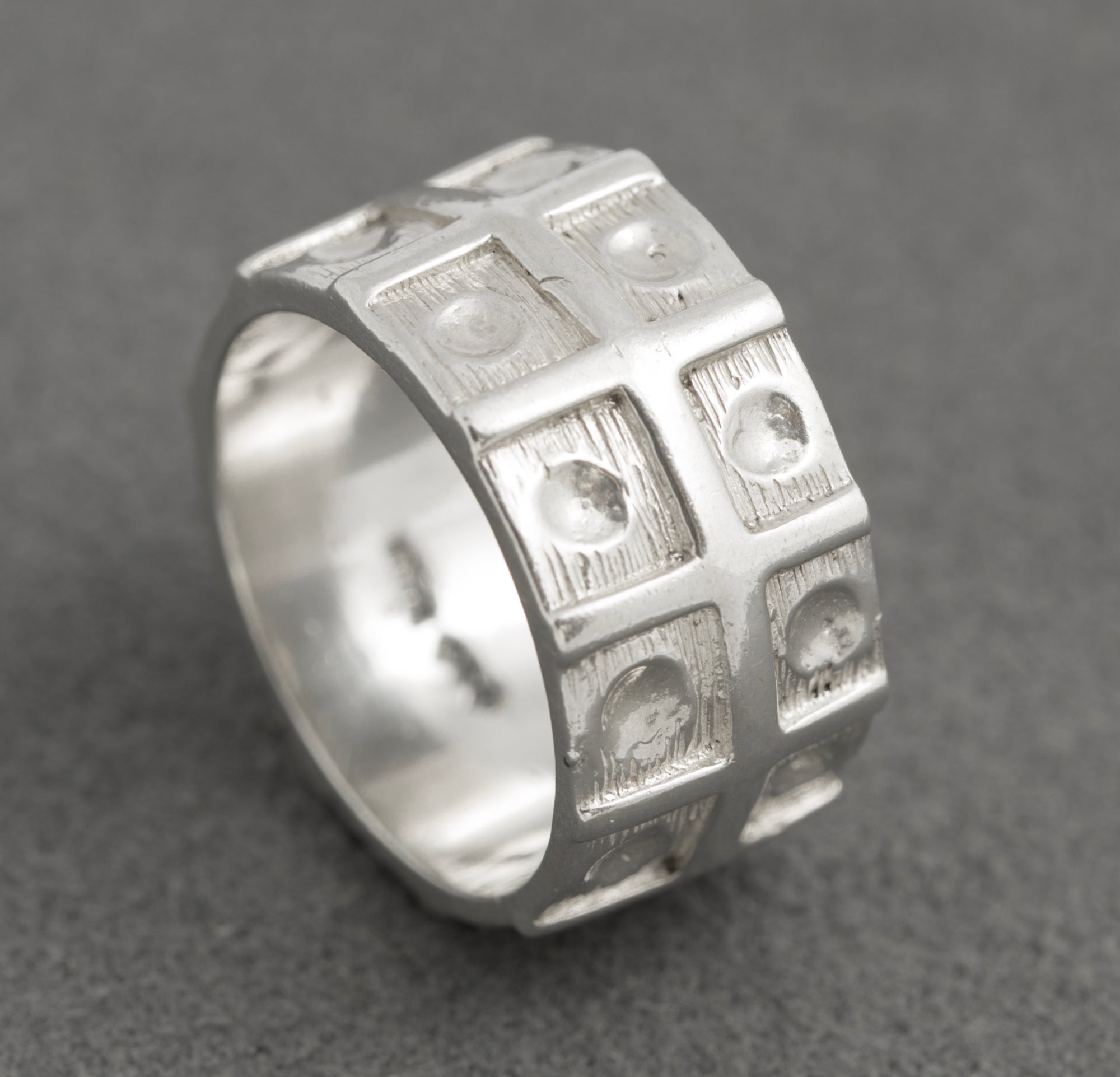 Vintage Sterling Silver Brutalist Design Ring Heavy Chunky Textured Band (C2873)