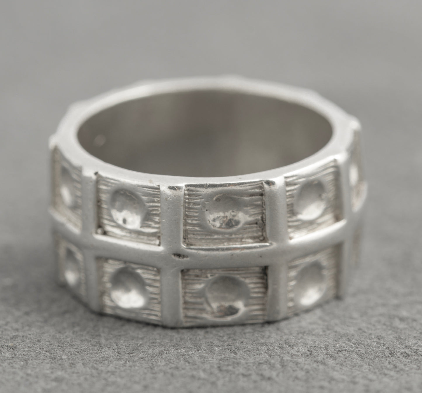 Vintage Sterling Silver Brutalist Design Ring Heavy Chunky Textured Band (C2873)