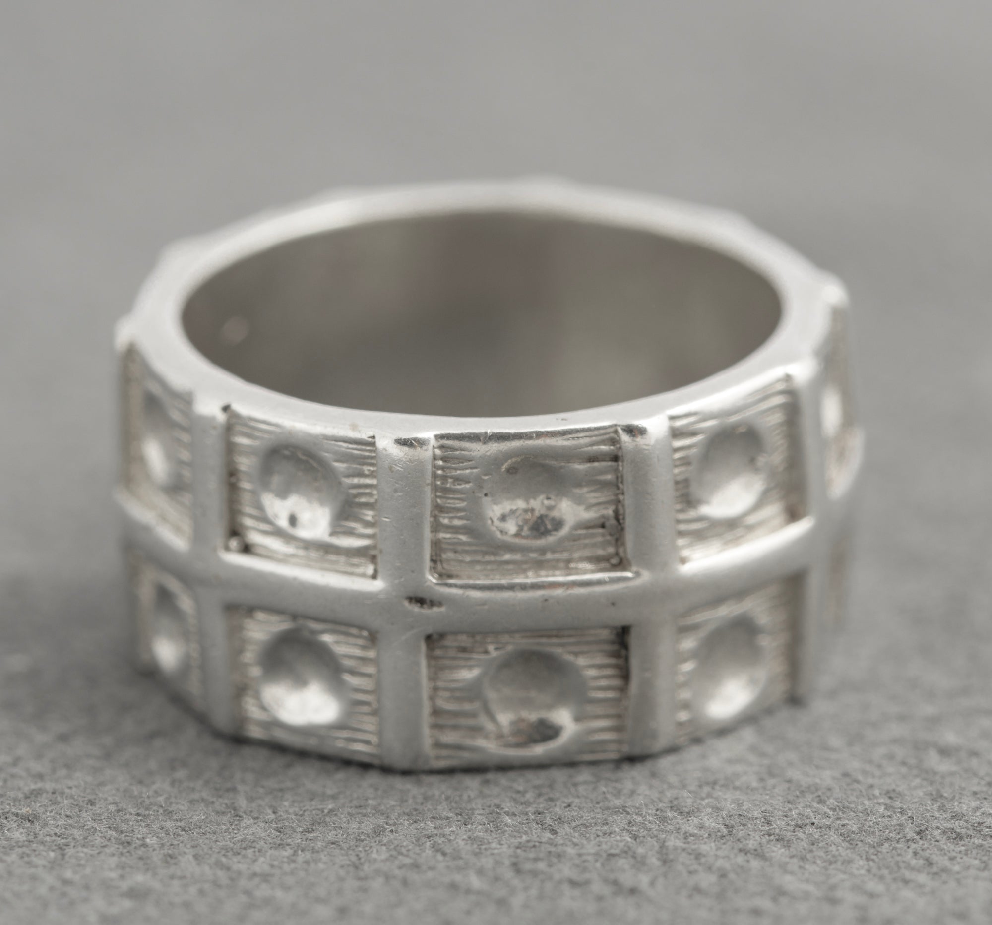 Vintage Sterling Silver Brutalist Design Ring Heavy Chunky Textured Band (C2873)