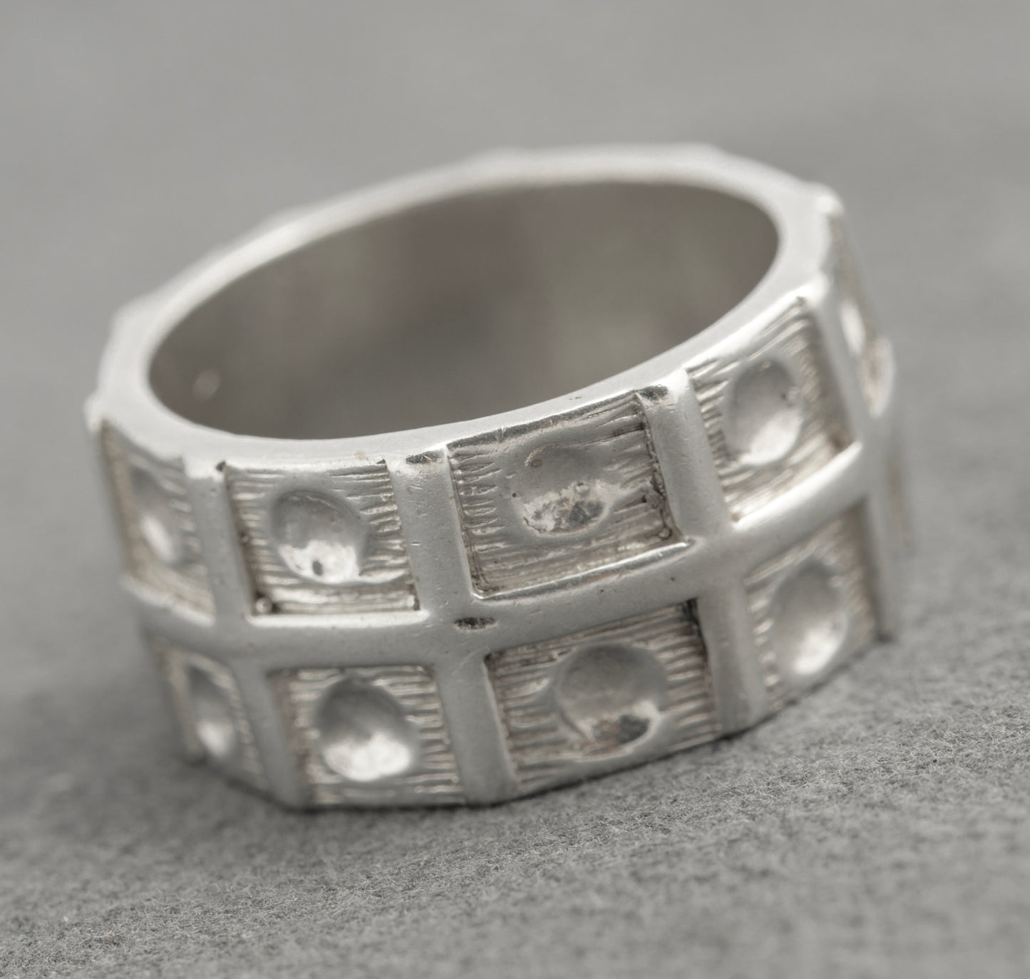 Vintage Sterling Silver Brutalist Design Ring Heavy Chunky Textured Band (C2873)