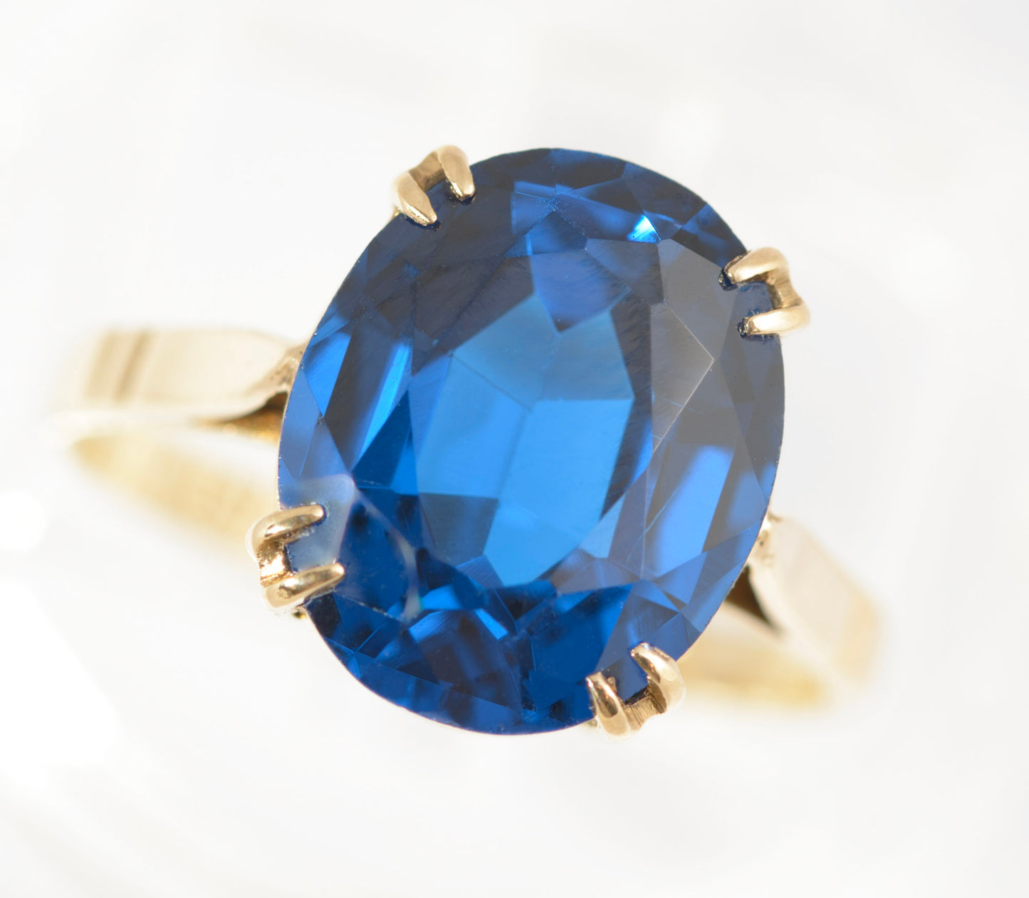 Vintage 9ct Gold & Intense Electric Blue Spinel Ring Size L1/2 (C2876)