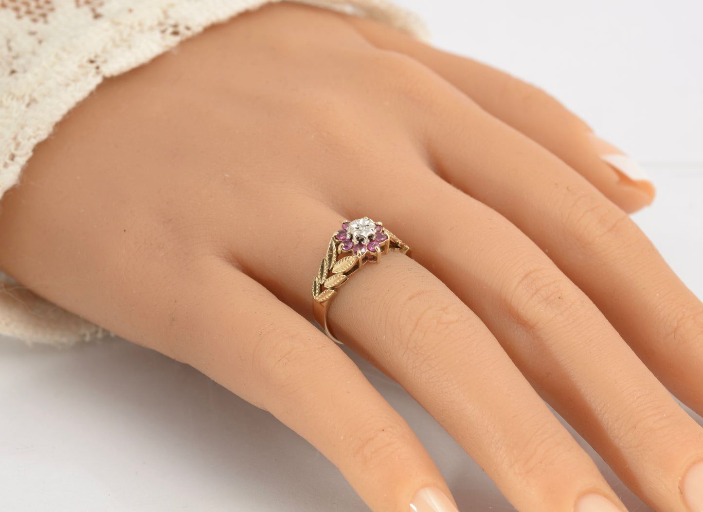 Vintage 9ct Gold Ring With Diamond & Natural Ruby Halo Leaf Design Shoulders (C2879)