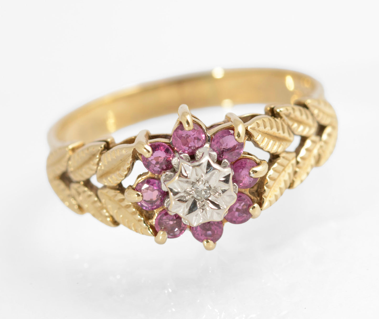 Vintage 9ct Gold Ring With Diamond & Natural Ruby Halo Leaf Design Shoulders (C2879)