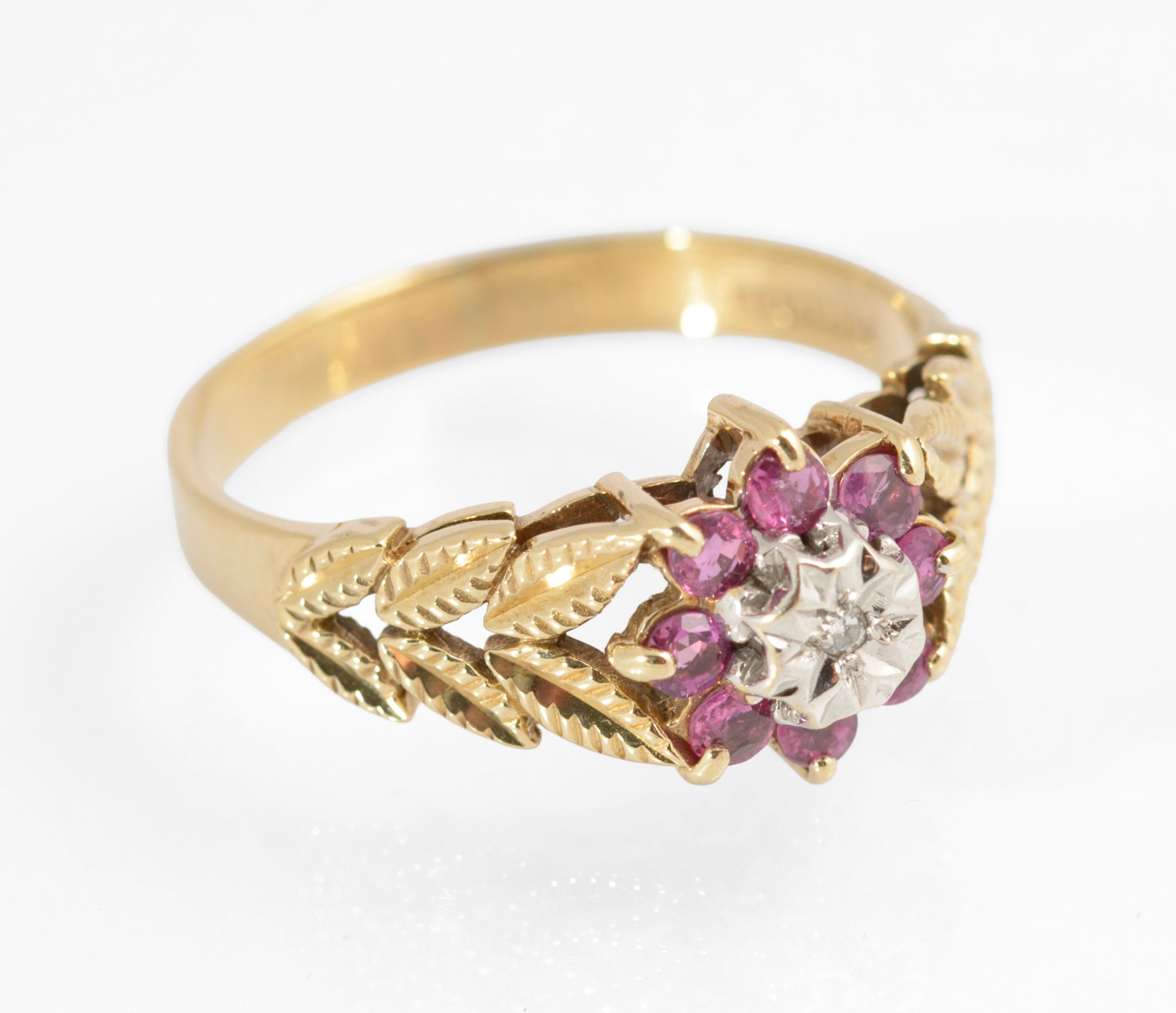 Vintage 9ct Gold Ring With Diamond & Natural Ruby Halo Leaf Design Shoulders (C2879)
