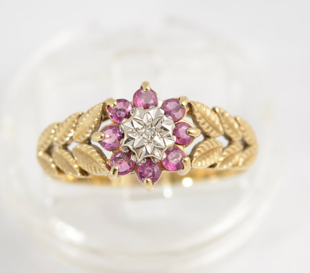 Vintage 9ct Gold Ring With Diamond & Natural Ruby Halo Leaf Design Shoulders (C2879)