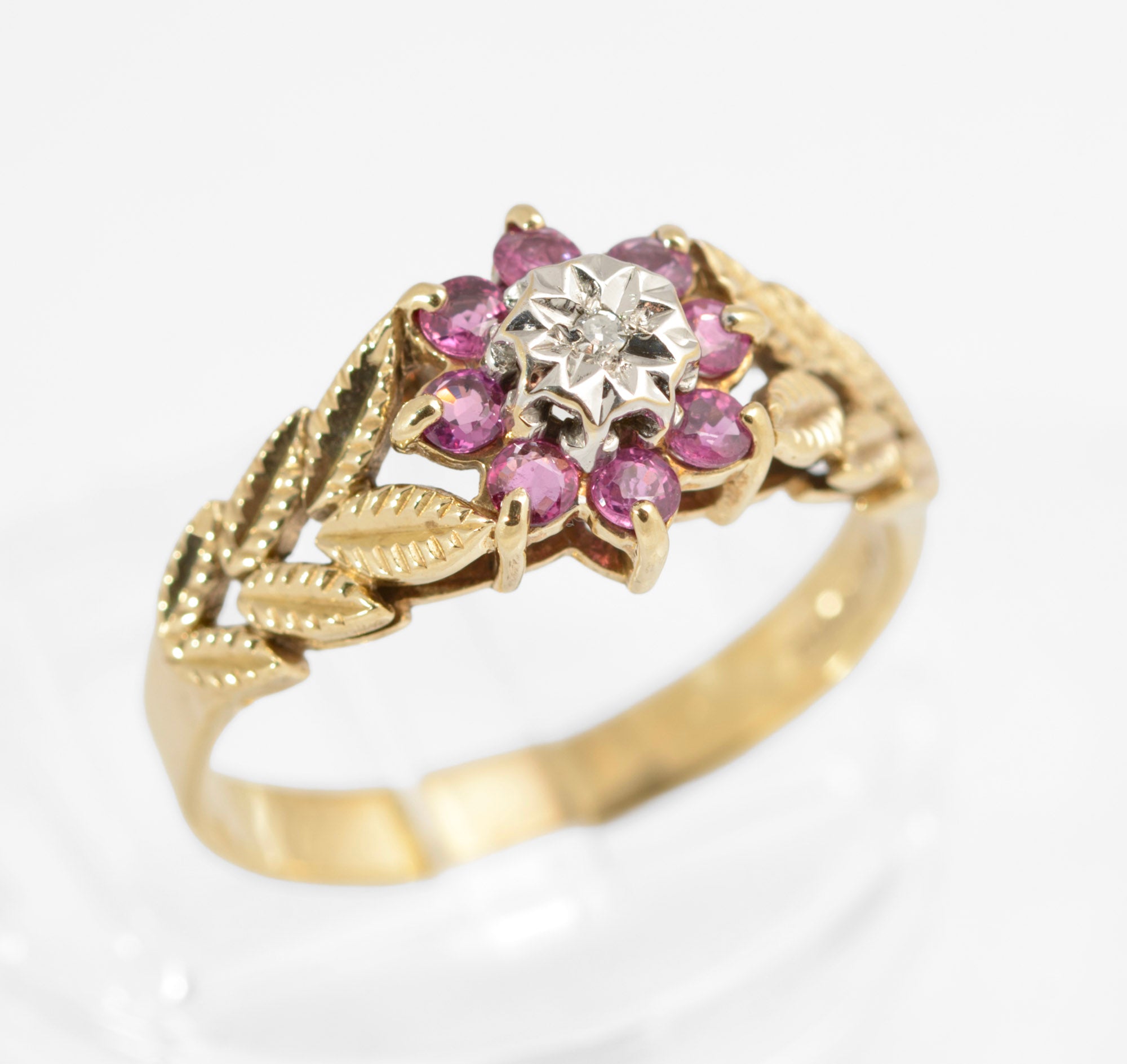 Vintage 9ct Gold Ring With Diamond & Natural Ruby Halo Leaf Design Shoulders (C2879)