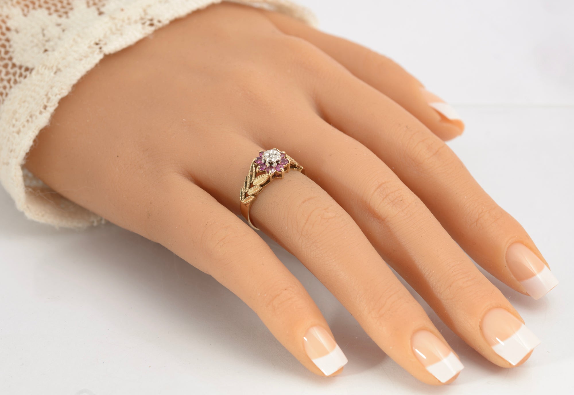 Vintage 9ct Gold Ring With Diamond & Natural Ruby Halo Leaf Design Shoulders (C2879)