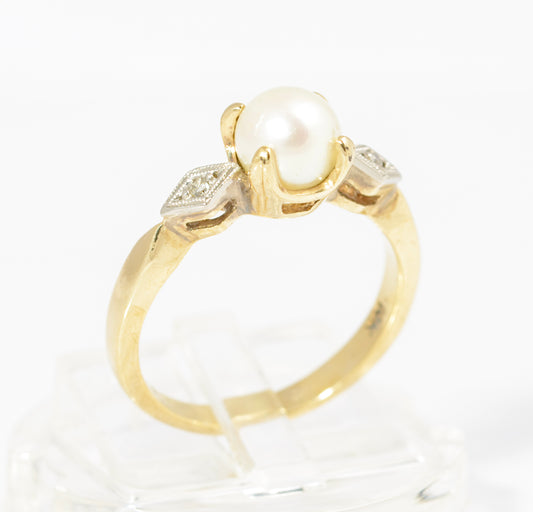 Vintage 10ct Gold Cultured Pearl & Natural Diamond Ladies Ring Size K (C2882)