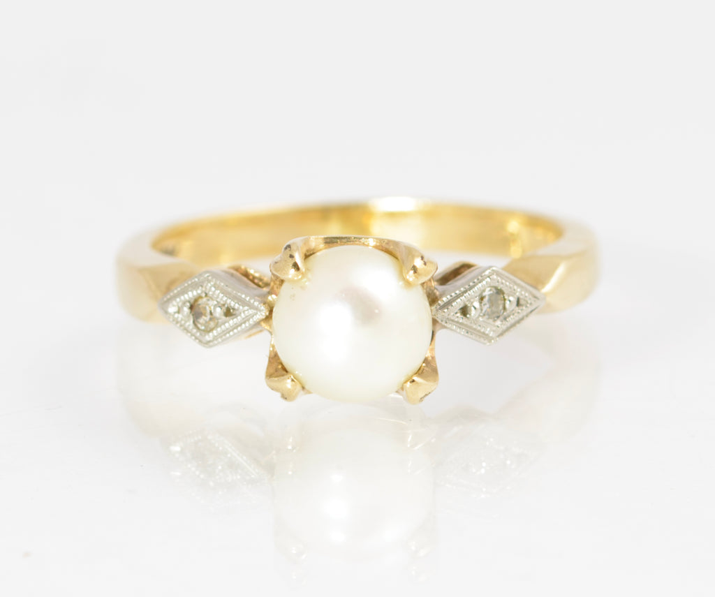 Vintage 10K Gold Cultured Pearl & Natural Diamond Ladies Ring UK Size K (C2882)
