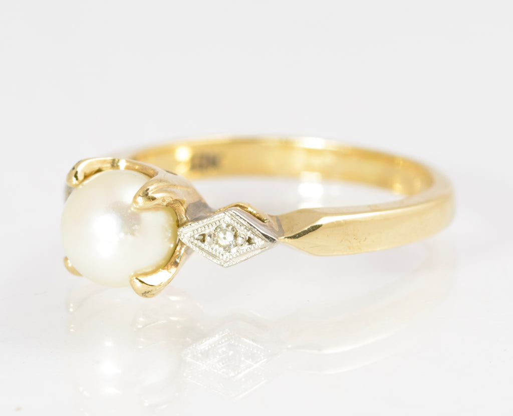 Vintage 10K Gold Cultured Pearl & Natural Diamond Ladies Ring UK Size K (C2882)