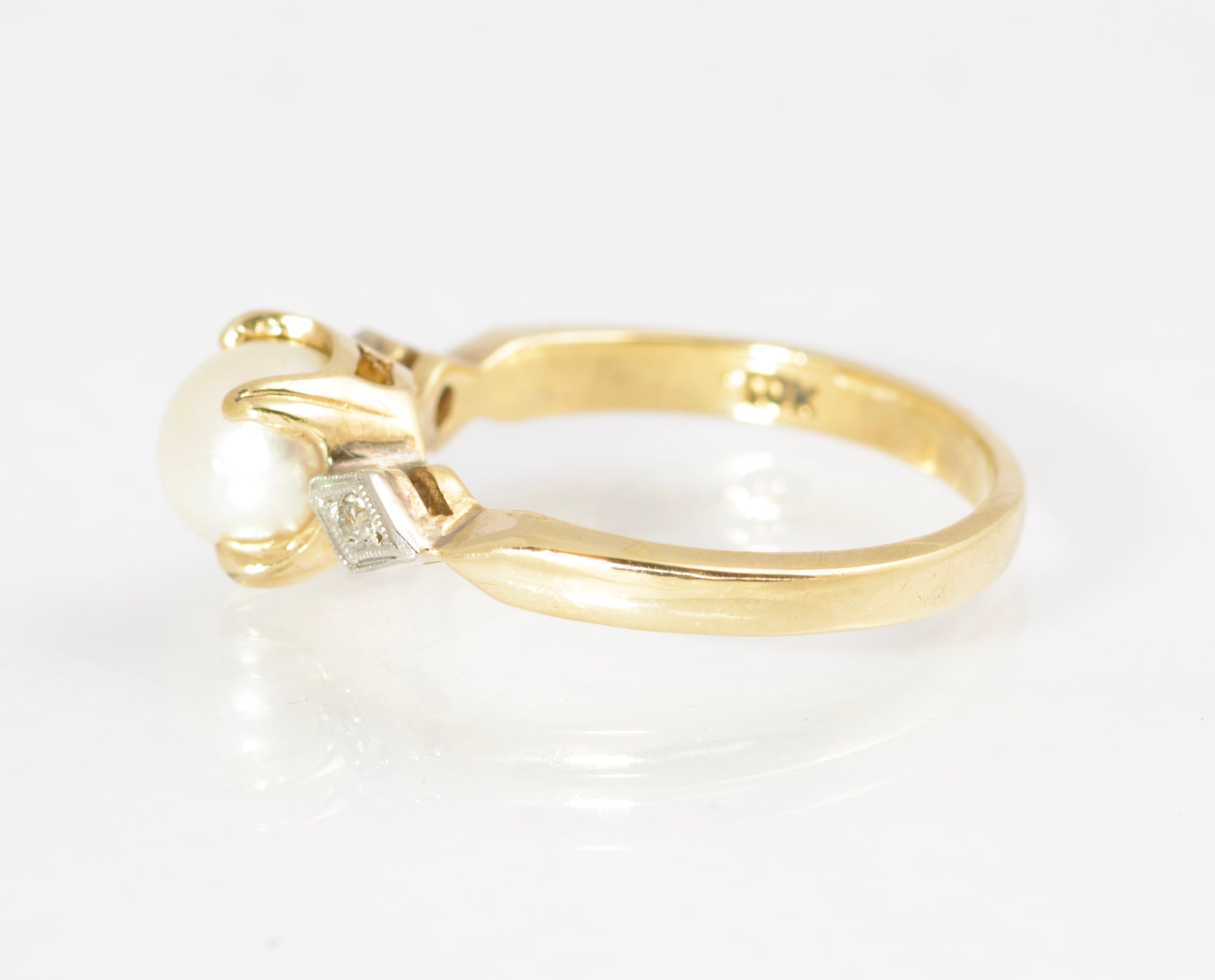 Vintage 10K Gold Cultured Pearl & Natural Diamond Ladies Ring UK Size K (C2882)
