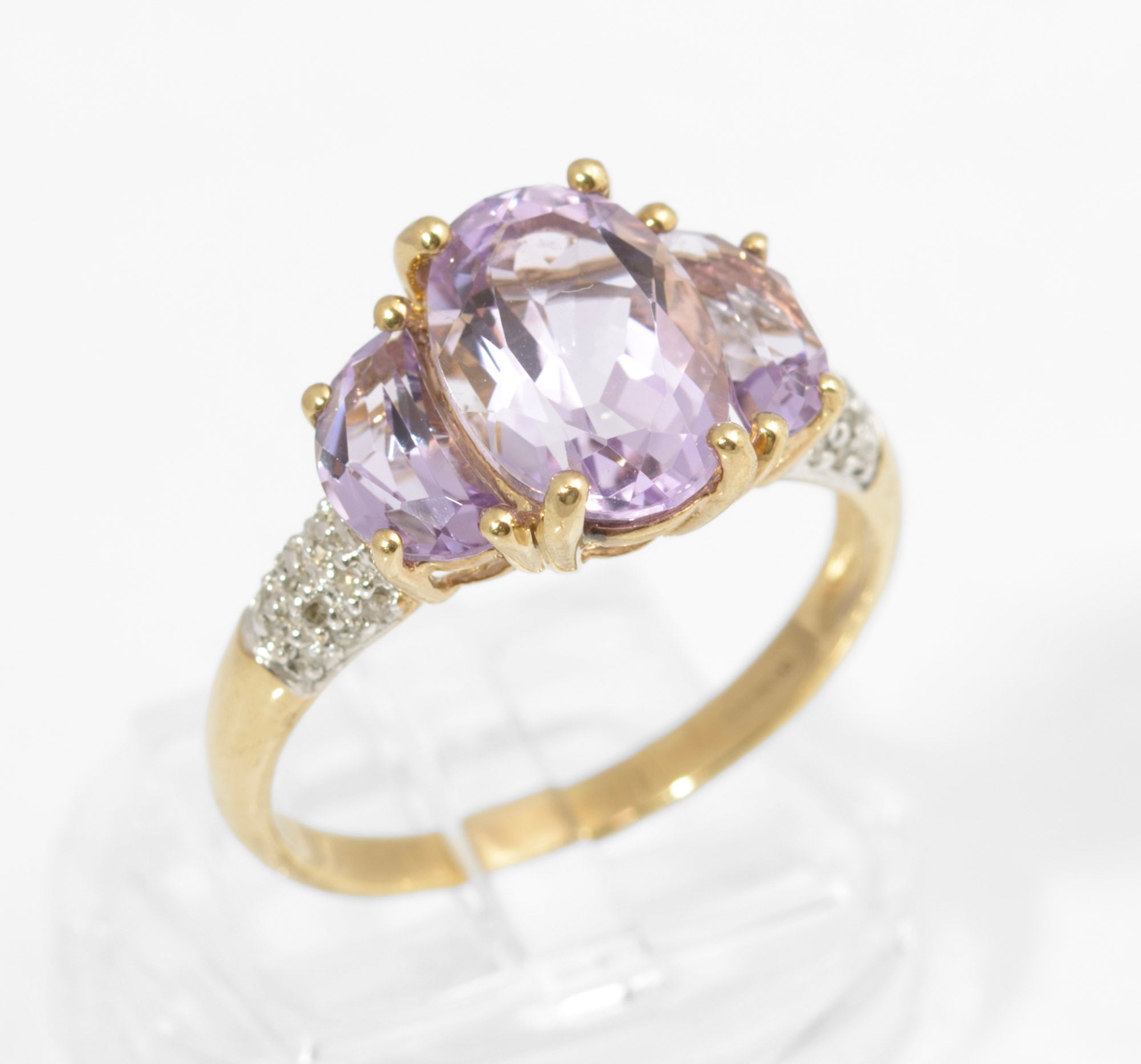Vintage 9ct Gold Rose de France Triple Amethyst Dress Ring - Diamond Shoulders (C2890)
