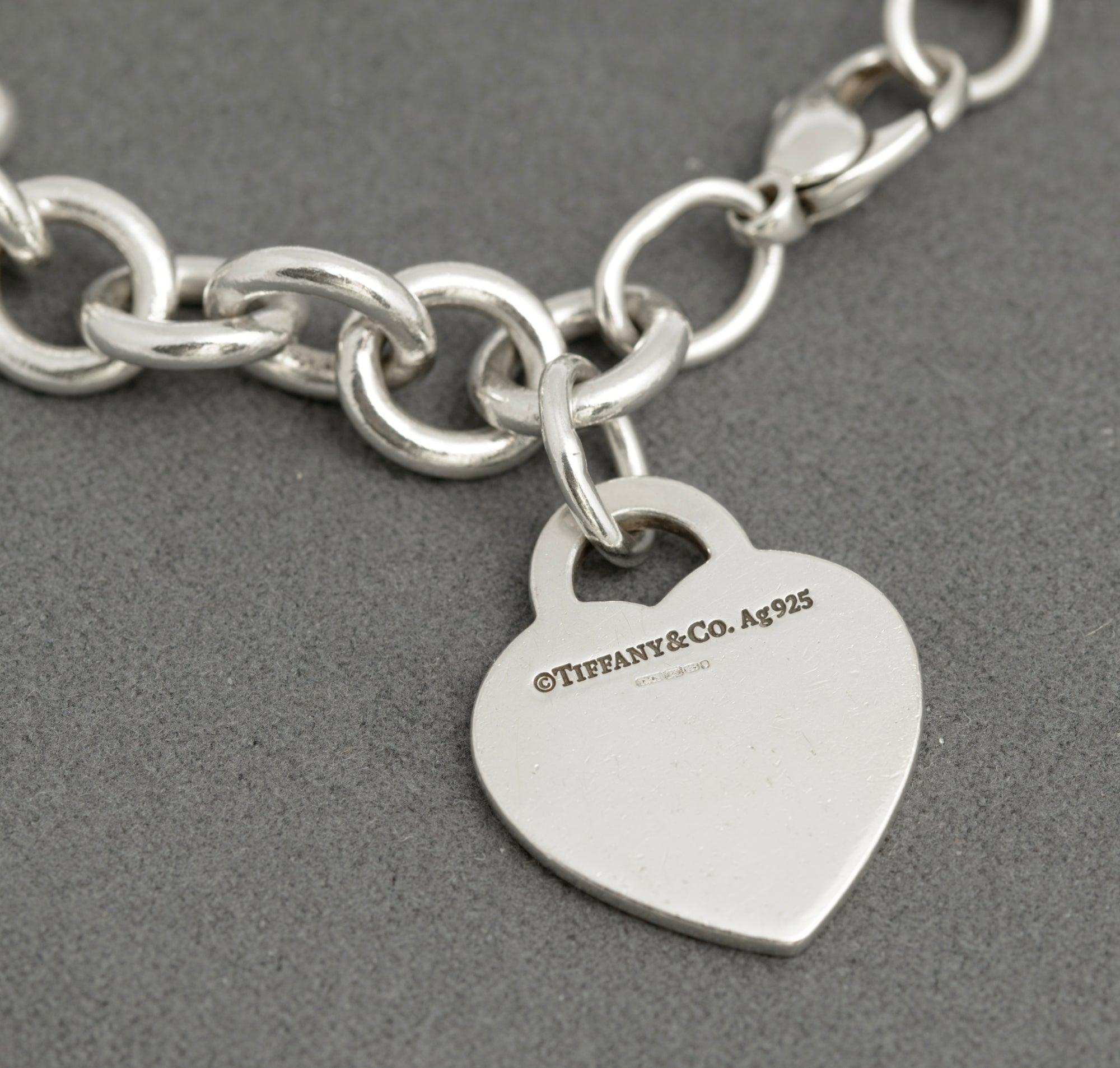 Vintage Tiffany & Co Sterling Silver Return To Tiffany Heart Charm Bracelet (C2893)