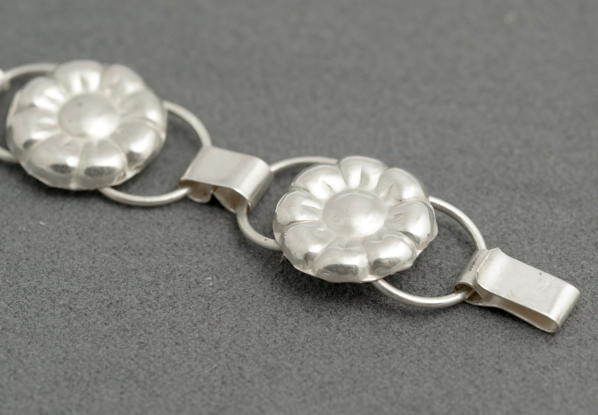 Vintage Hans Jensen Danish Scandi 830 Silver Flowerhead Bracelet c.1967 (C2895)