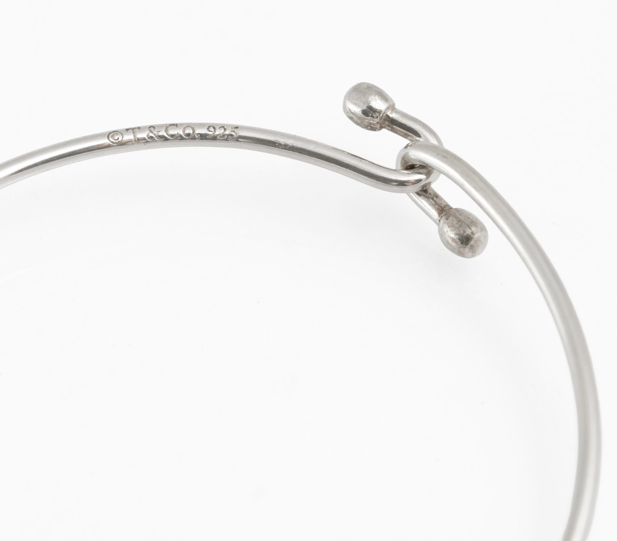 Tiffany & Co Sterling Silver Wire Bangle - Enamel Return To Tiffany Heart Charm (C2899)