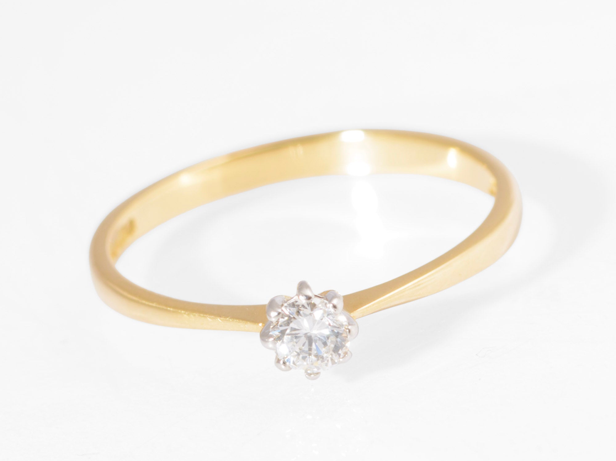 Vintage 18ct Gold Diamond Solitaire Ring Round Brilliant Cut UK Size O (C2901)