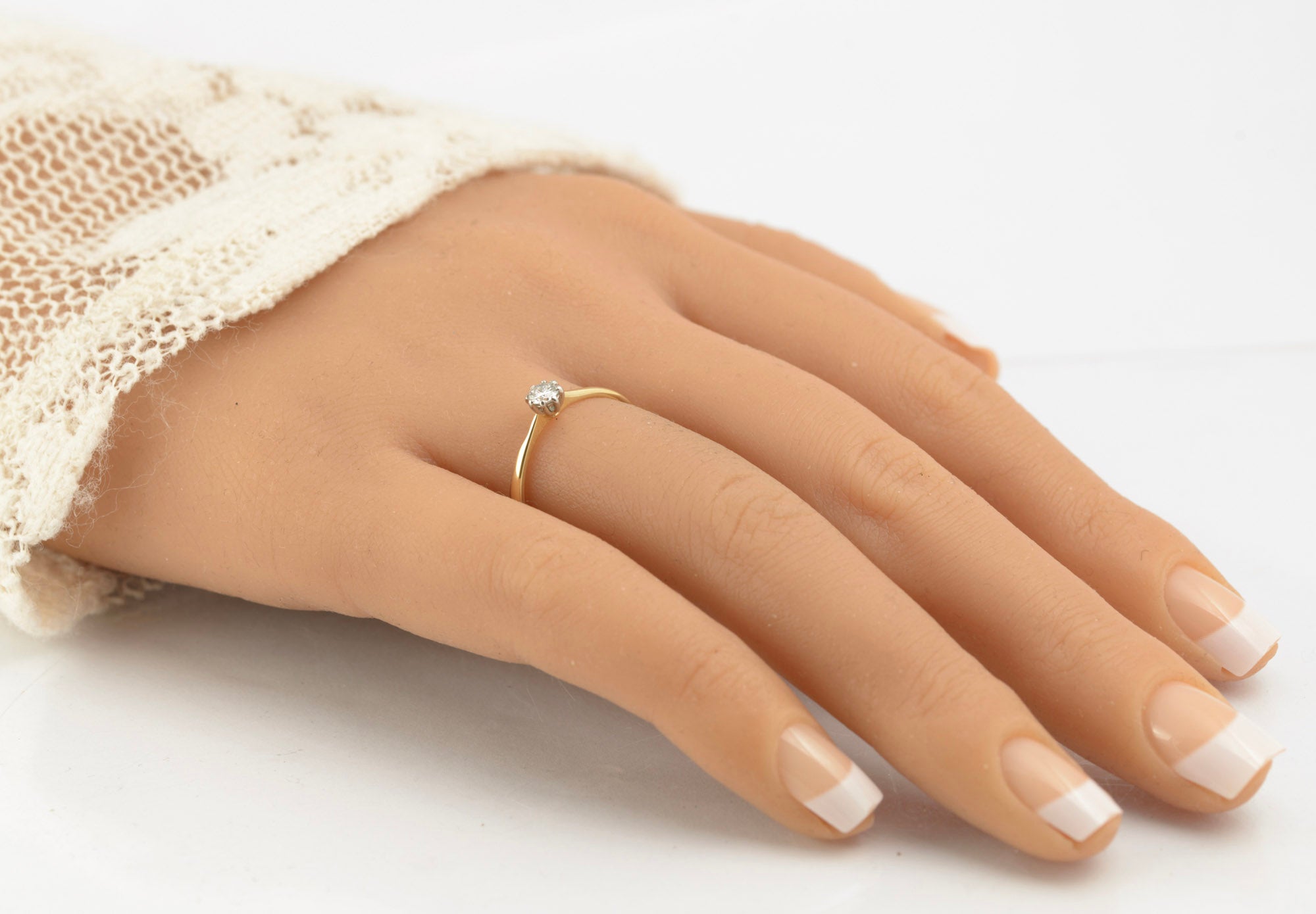 Vintage 18ct Gold Diamond Solitaire Ring Round Brilliant Cut UK Size O (C2901)
