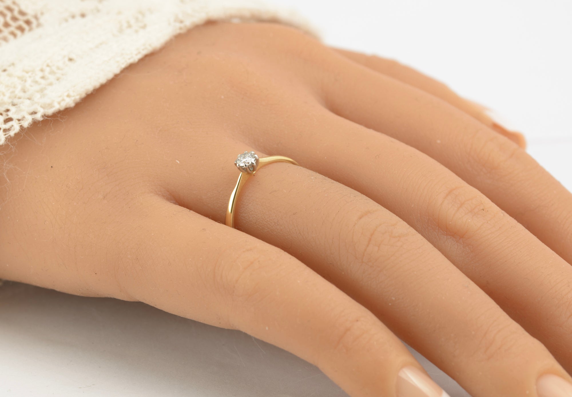 Vintage 18ct Gold Diamond Solitaire Ring Round Brilliant Cut UK Size O (C2901)