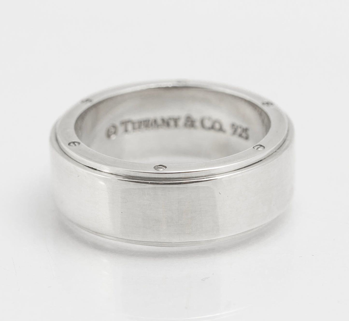 Vintage Tiffany & Co Heavy Sterling Silver Metropolis Screwhead Ring Size V (C2903)