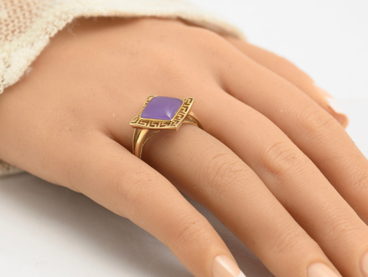 14ct Yellow Gold Dress Ring With Lavender Jade Cabochon Ladies Size T (C2904)