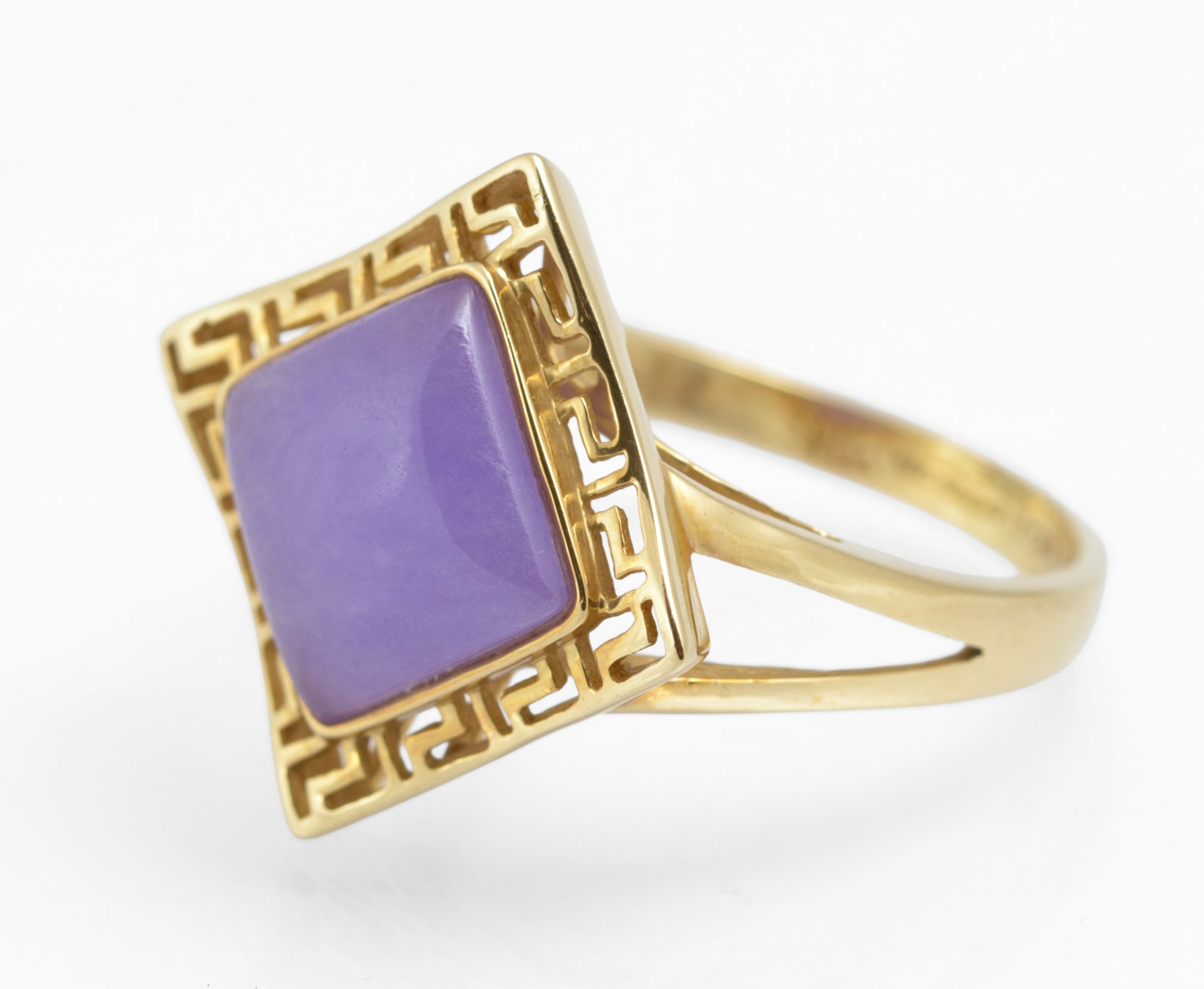 14ct Yellow Gold Dress Ring With Lavender Jade Cabochon Ladies Size T (C2904)