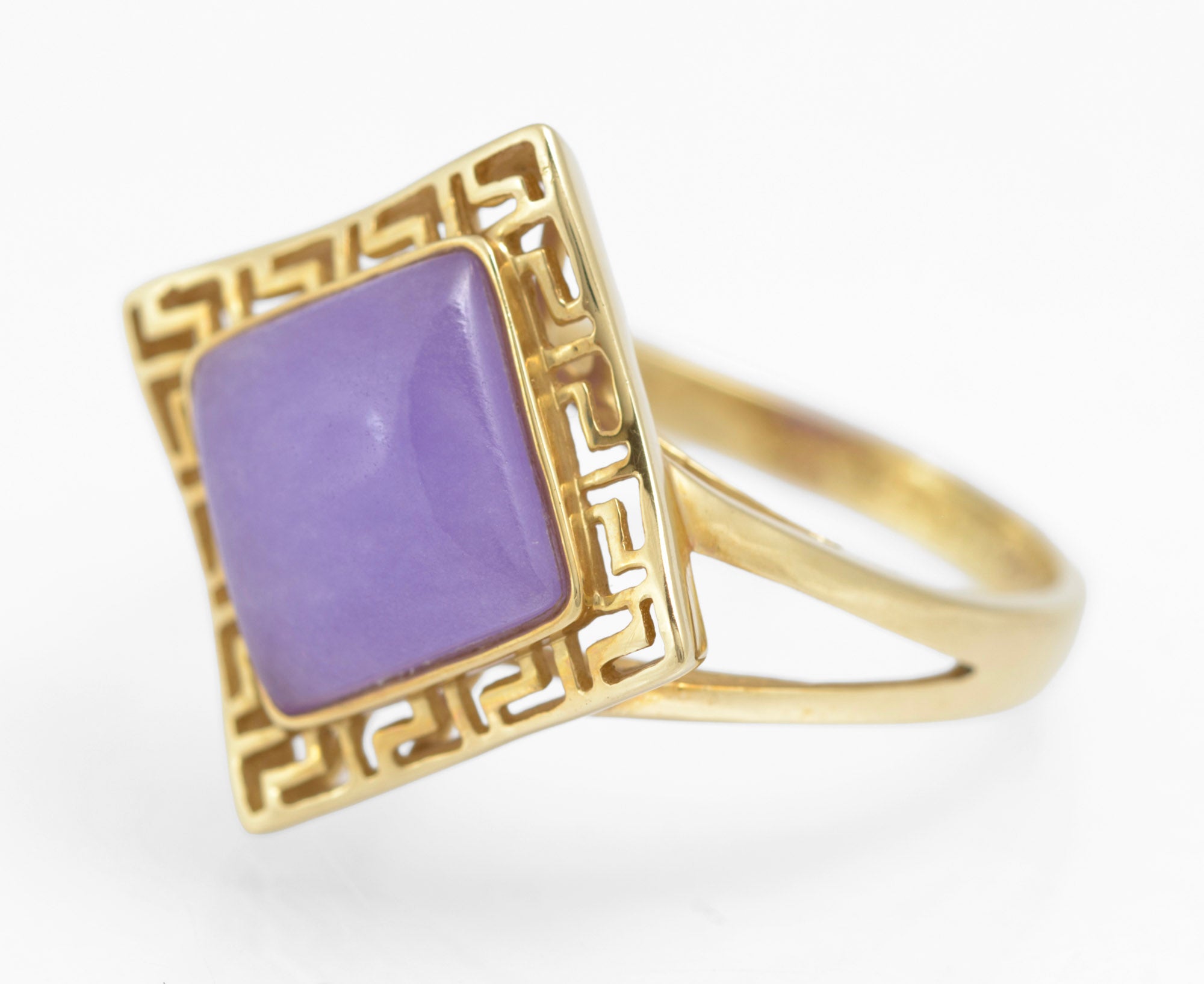 14ct Yellow Gold Dress Ring With Lavender Jade Cabochon Ladies Size T (C2904)