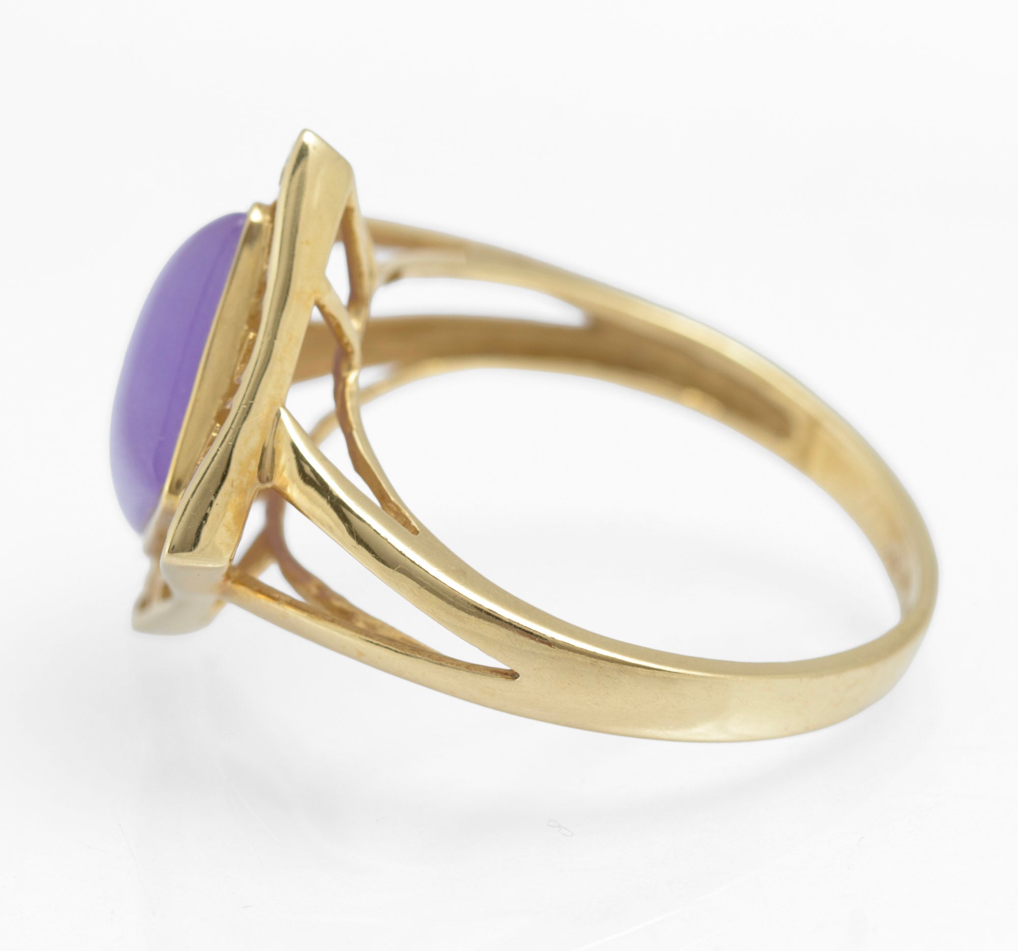 14ct Yellow Gold Dress Ring With Lavender Jade Cabochon Ladies Size T (C2904)